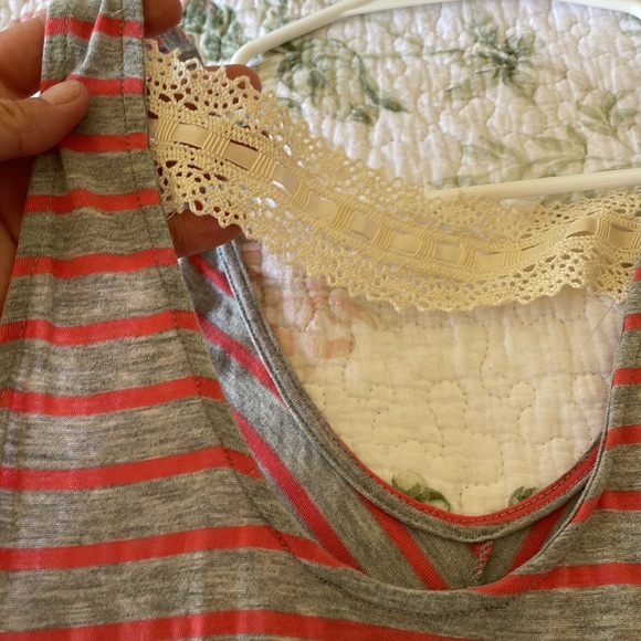 Tank top - Picture 2 of 3